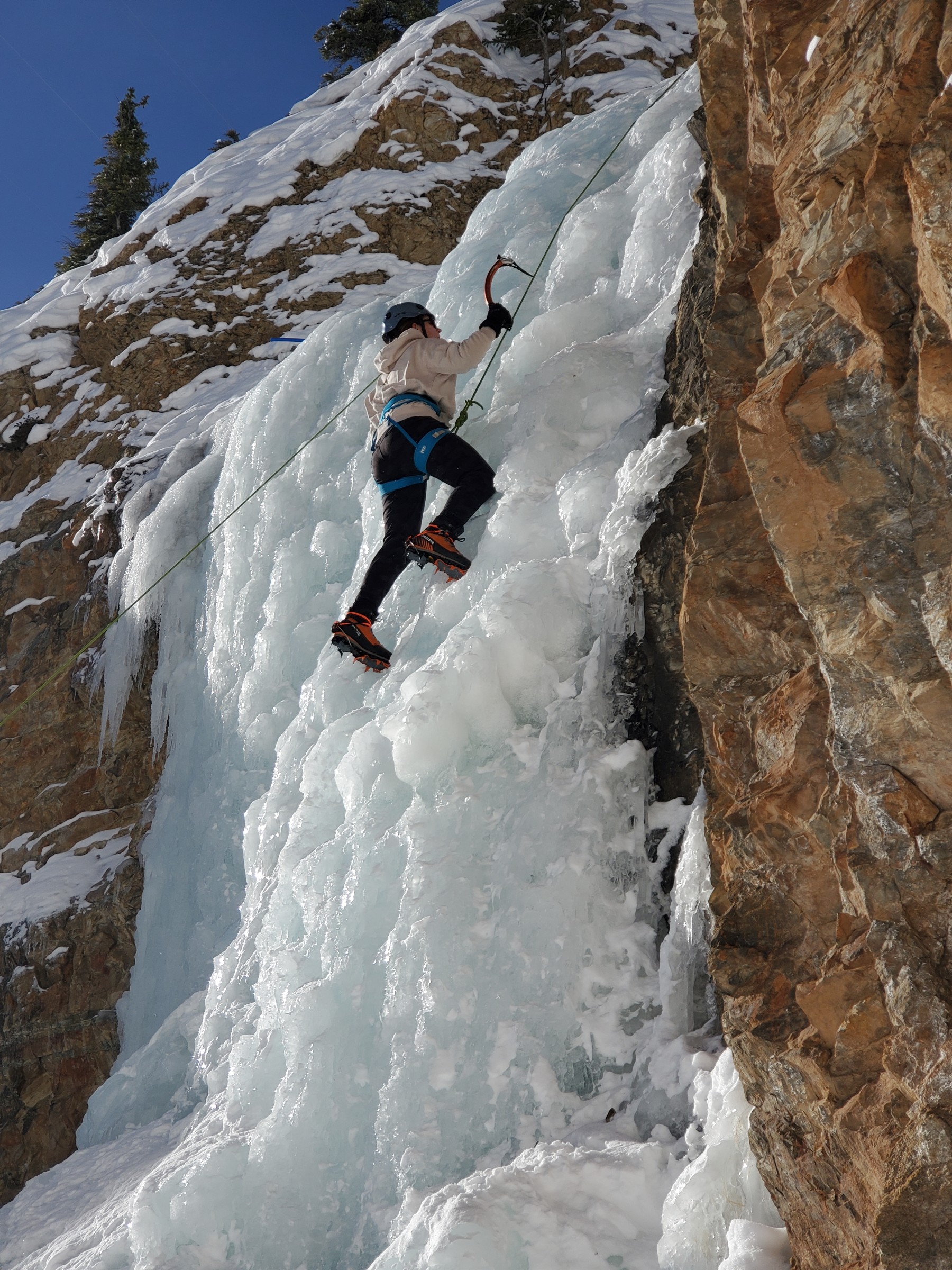 learn to ice climb! courses and private trips. photo 6